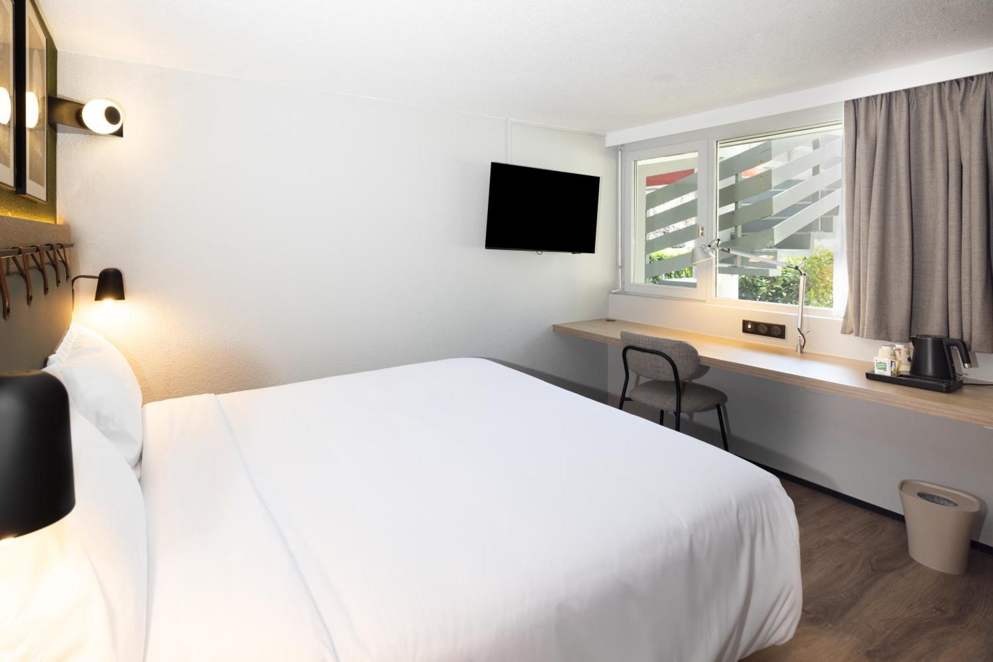 Campanile Aix-Les-Bains Hotell Exteriör bild