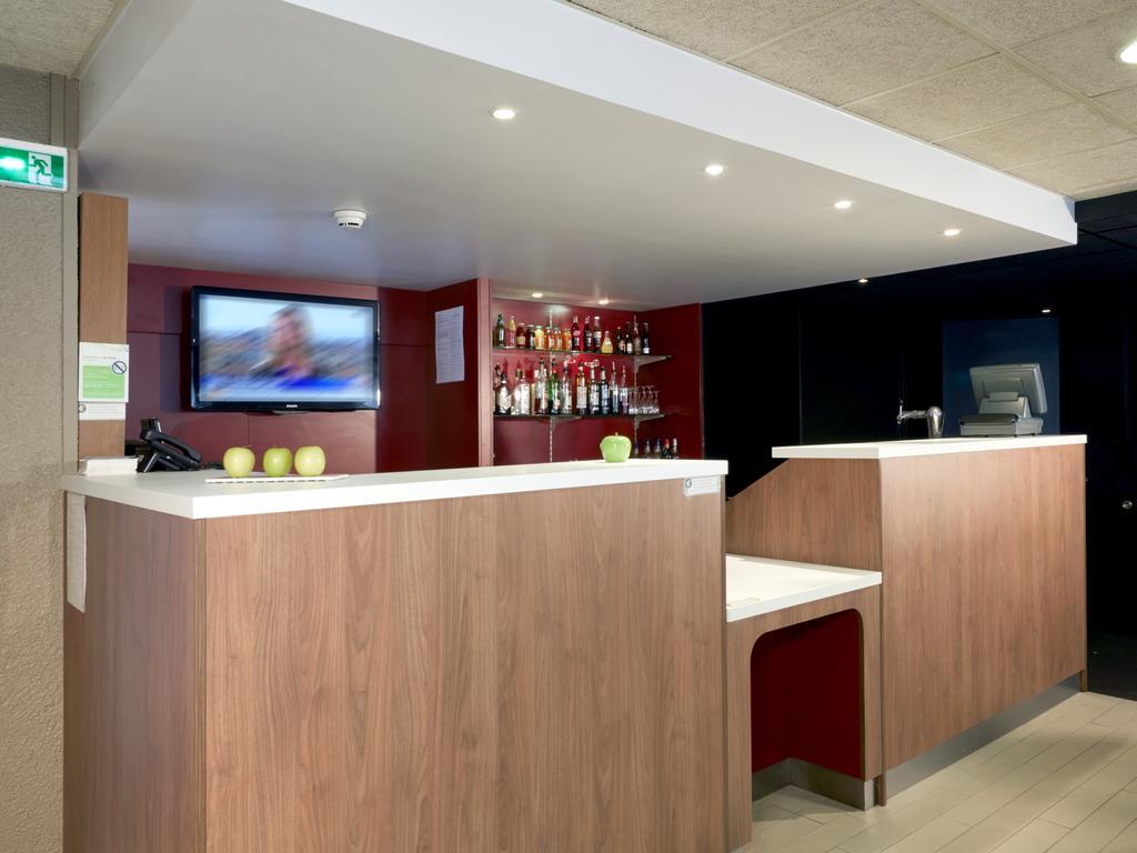 Campanile Aix-Les-Bains Hotell Exteriör bild